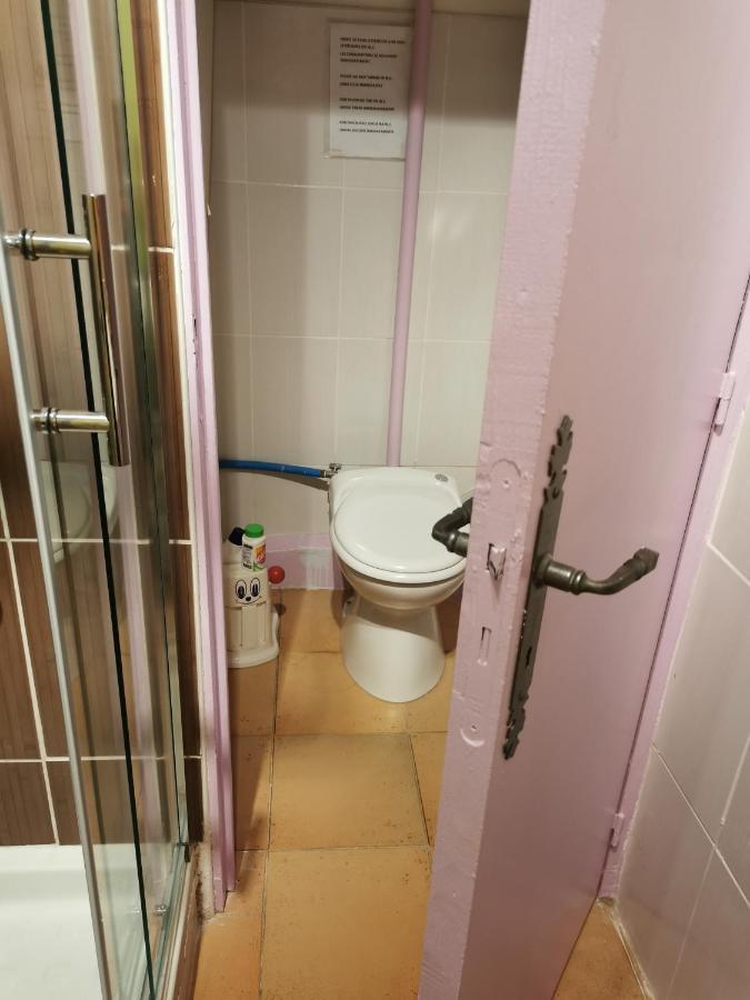 Appartement En Sous Sol De Villa Avec Acces Jardin Et Piscine Marseille Eksteriør bilde