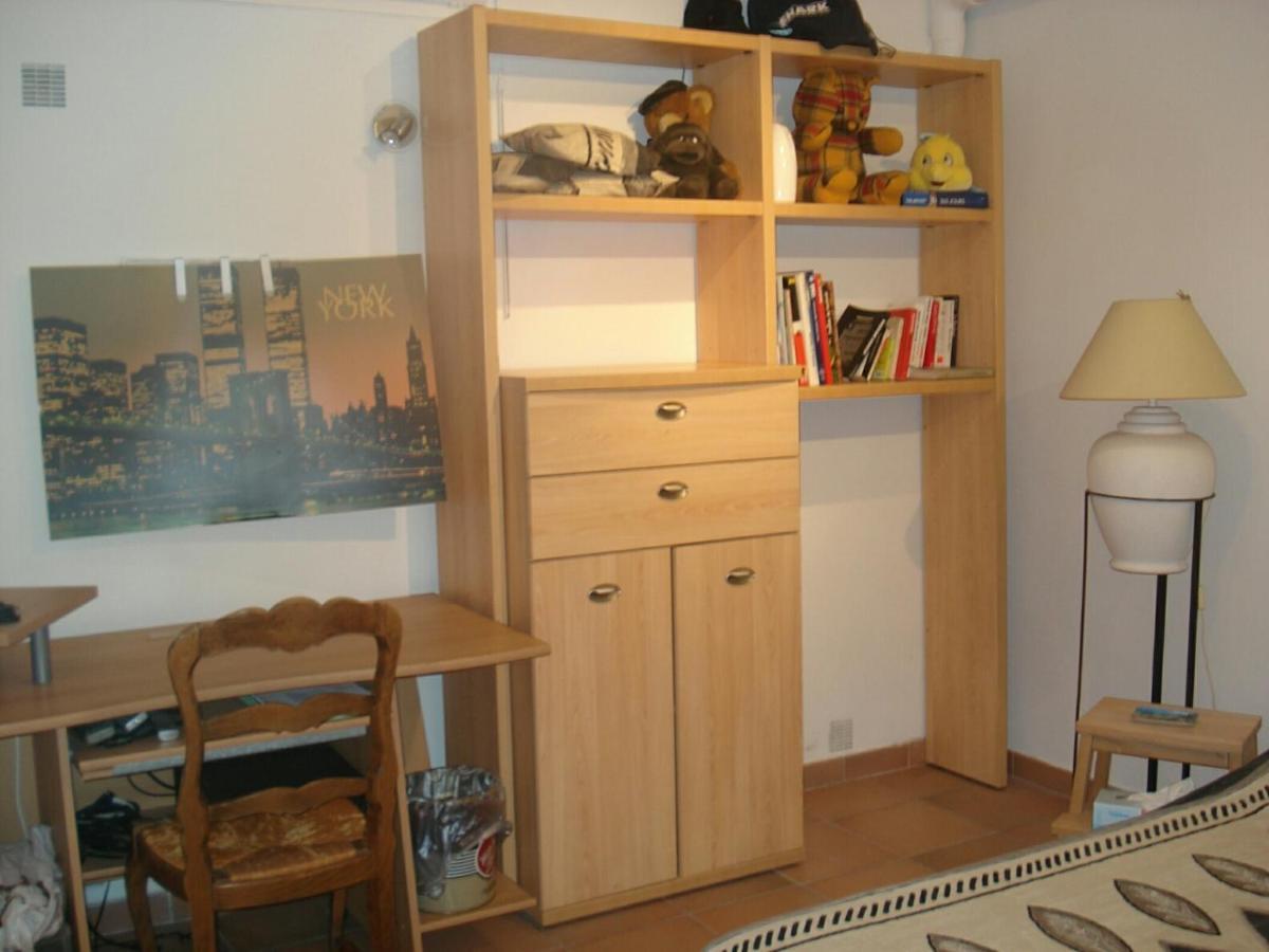 Appartement En Sous Sol De Villa Avec Acces Jardin Et Piscine Marseille Eksteriør bilde